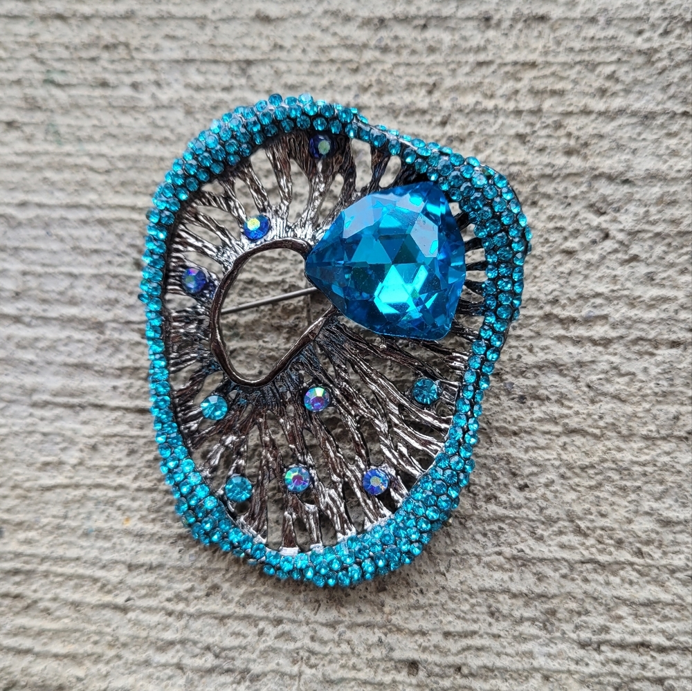 Geometric Brooch NWT